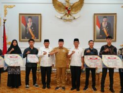 Rohidin Teruskan Beasiswa ‘Bengkulu Leadership Program’, Kali ini 1,3 M