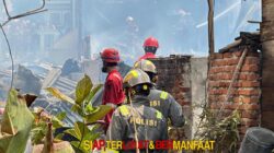 15 Rumah Terbakar di Gang Damai Pengantungan, Personel Karhutla Polda Bengkulu Bantu Evakuasi dan Pemadaman