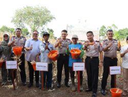 Polda Bengkulu Panen 4 Ton Jagung dan Tebar 3.000 Benih Ikan Patin, Dukung Ketahanan Pangan