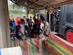 Peduli Warga di Tengah Kemarau, Satbrimob Polda Bengkulu Salurkan 5.000 Liter Air Bersih