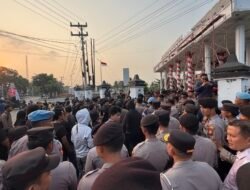 ‎Kapolda Bengkulu Turun Langsung Kawal Aksi Demo OKP dan BEM di Depan Kantor DPRD Provinsi