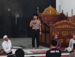 Tak Sekadar Ibadah, Jumat Keliling Kapolda Bengkulu Jadi Momentum Perkuat Silaturahmi dan Kepedulian kepada Masyarakat Lebong